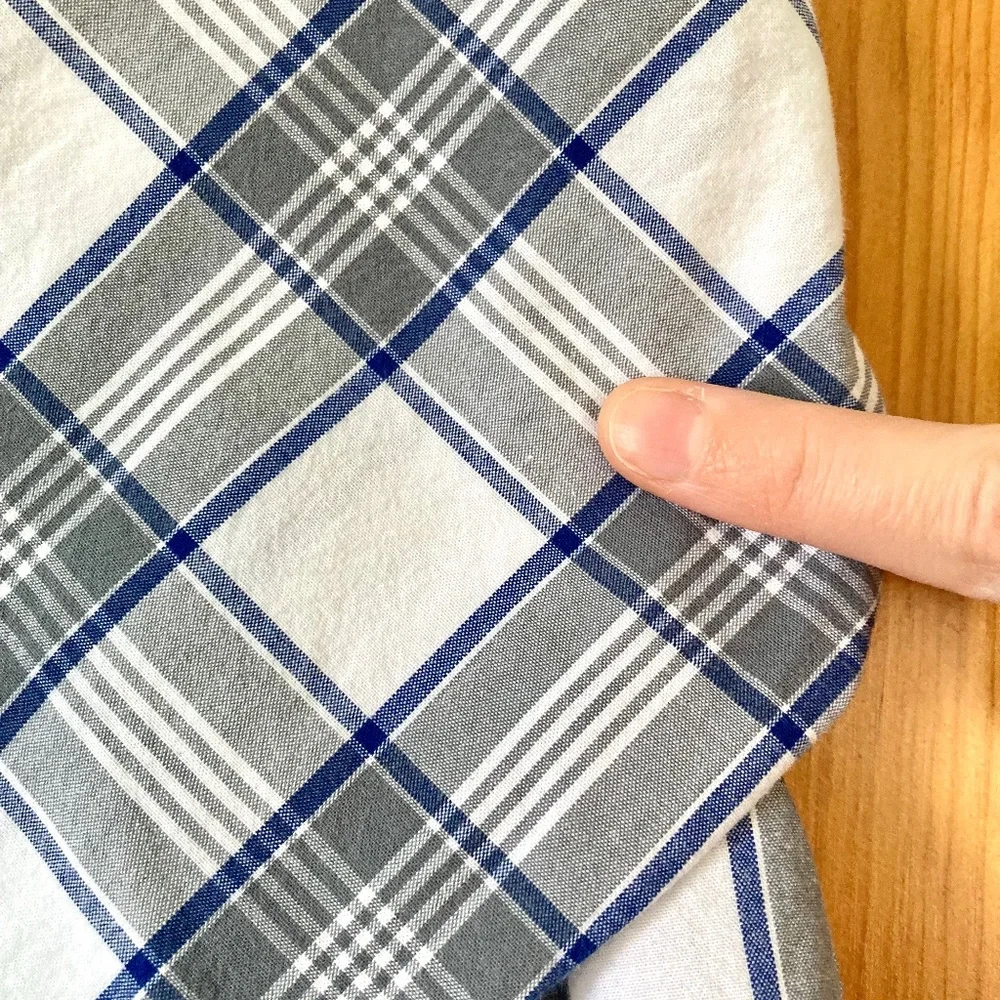 Boys size 7-8 Children’s Place long sleeved plaid button-up dress shirt